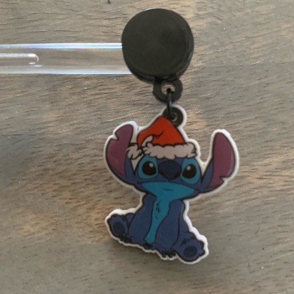 Lilo and Stitch Chris Earrings - Picture 4 of 6